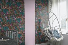 538236 cikkszámú tapéta,  Rasch Curiosity tapéta katalógusából Természeti mintás,textil hatású,virágmintás,barna,fekete,kék,lila,pink-rózsaszín,zöld,lemosható,vlies tapéta